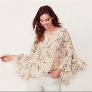 NWT LC flutter sleeve floral boho top